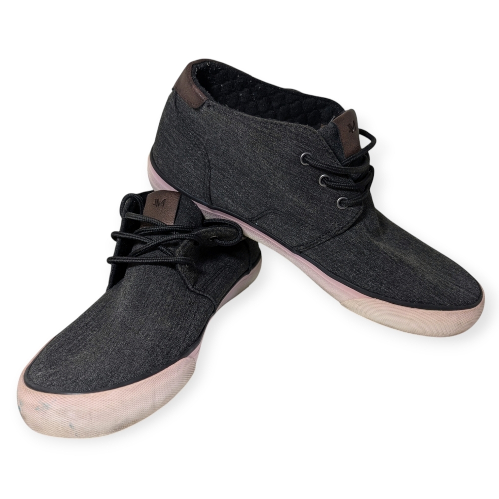 Size 9 Andrew Marc Grey Trainers